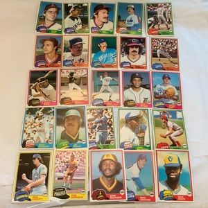 Bundle of Baseball Cards Lot 24